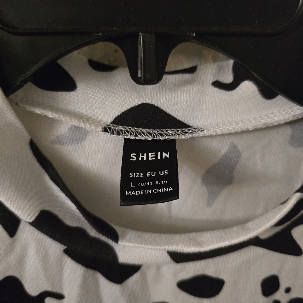 SHEIN Black and White Patterned Tee - Picture 2 of 3